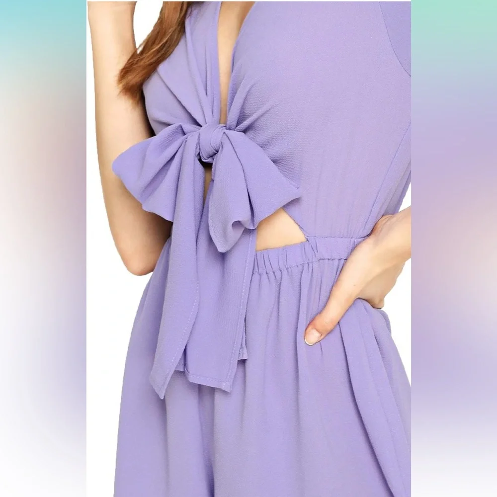 V Neck Self Tie Front Short Romper Playsuit - Picture 2 of 7